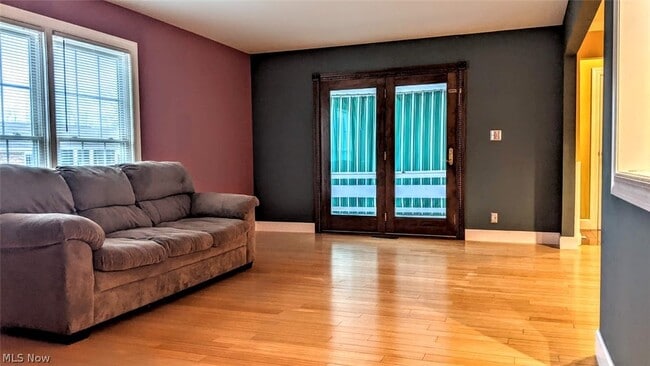 Building Photo - 25 Trenton Square