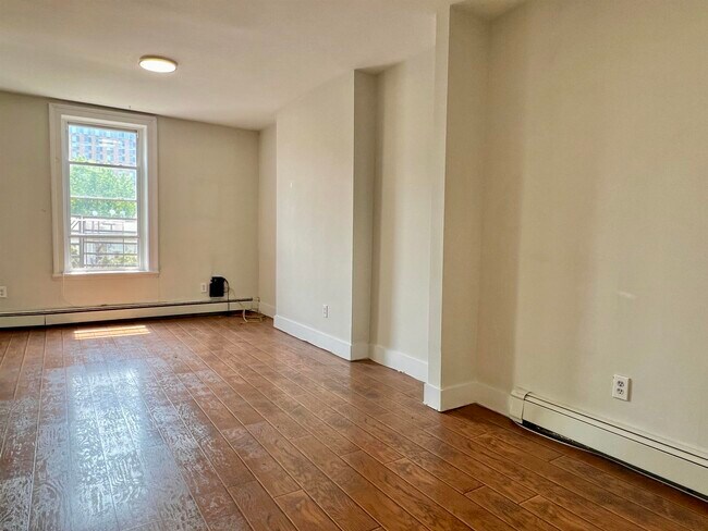 Building Photo - 183 Montgomery St