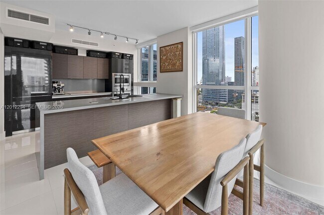 Building Photo - 1080 Brickell Ave