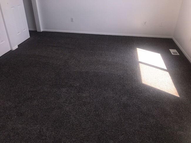 Building Photo - Clearfield Home for Rent