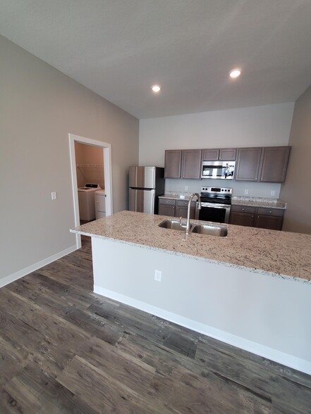 Kitchen/Laundry - 802 Reed St