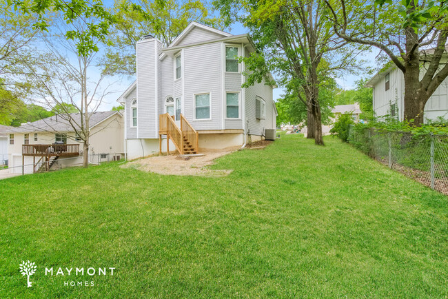Building Photo - Charming 3-Bedroom Home with Spacious Yard
