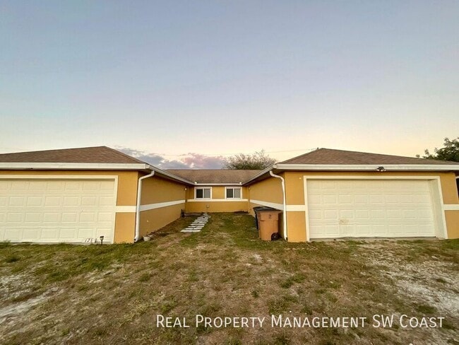 Building Photo - 127 John Ave S