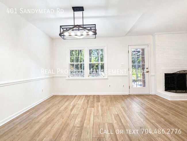 Building Photo - 401 Sandymead Rd
