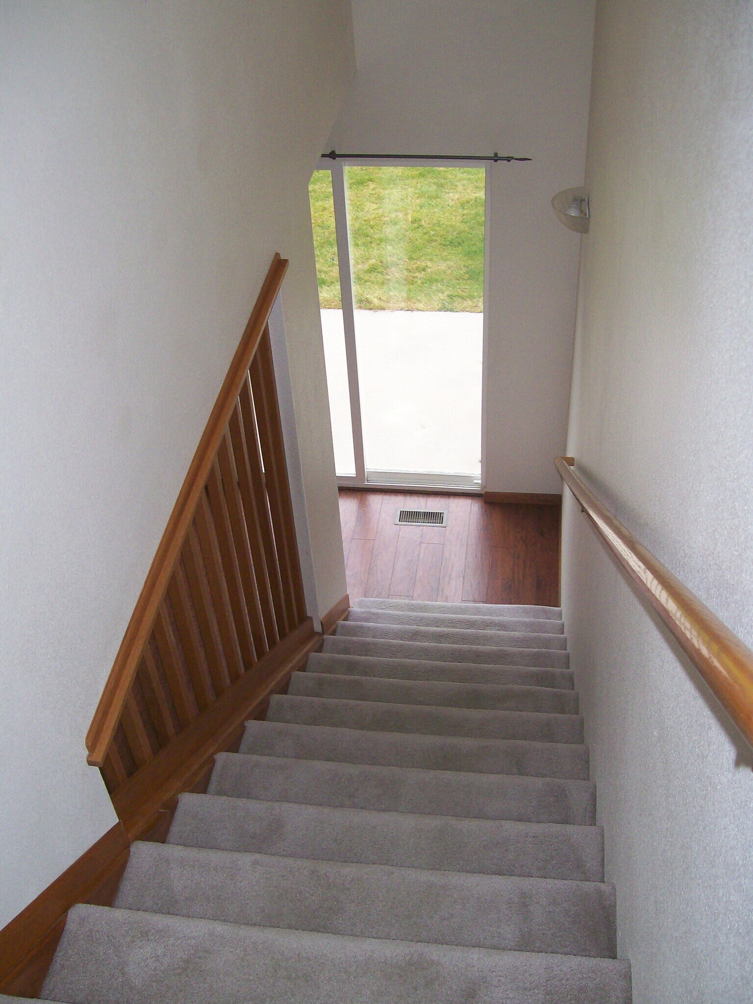 Building Photo - 2900 Ross Dr