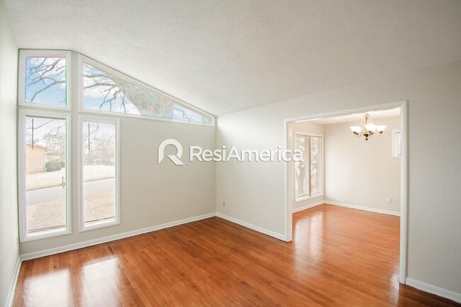Building Photo - Newly Renovated 3BR/2B home in Bartlett