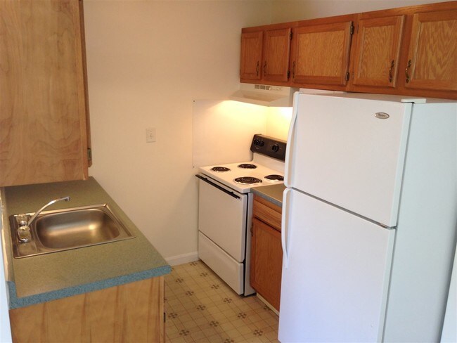 Building Photo - 3861 Brown Ave