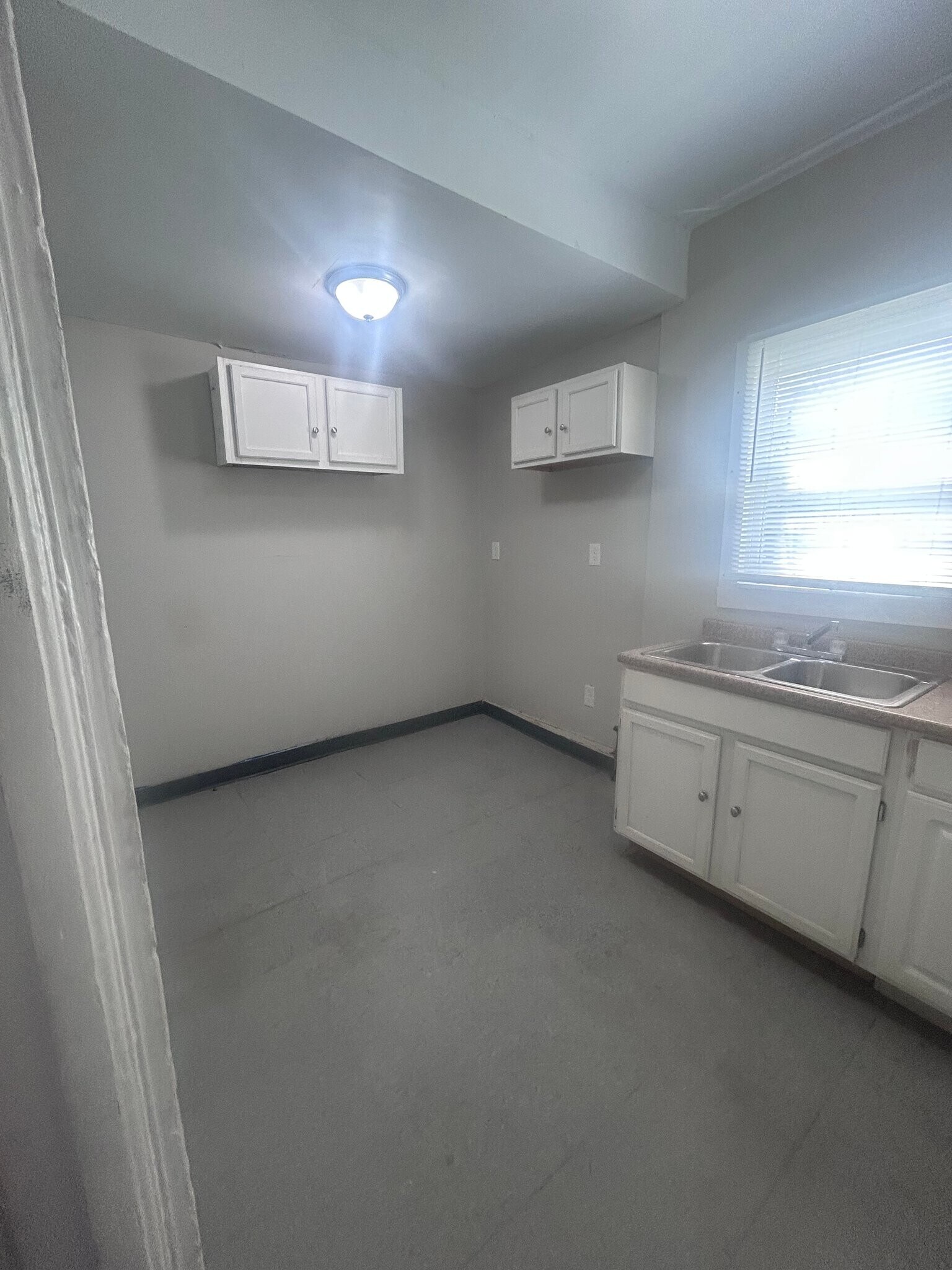 Building Photo - 2163 E 84th St