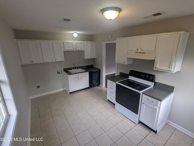 Building Photo - 1699 Whitehead Dr