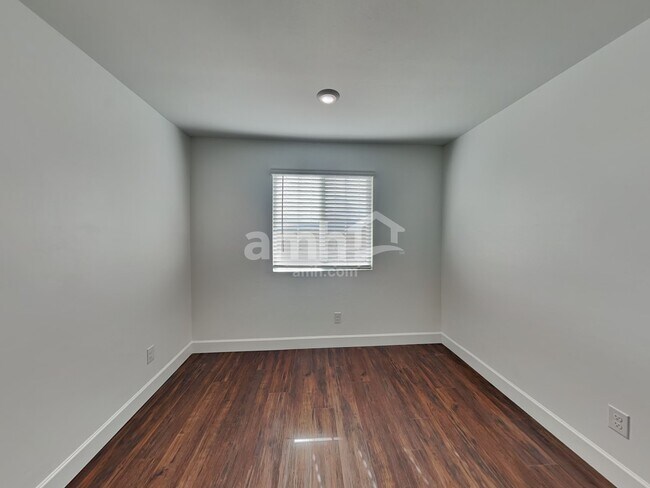 Building Photo - 6076 W Paseo Hilario