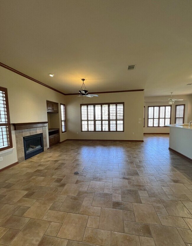 Building Photo - 106 Morning Glory Cir