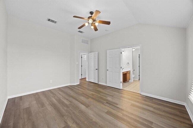 Building Photo - 806 Broken Trace Ct