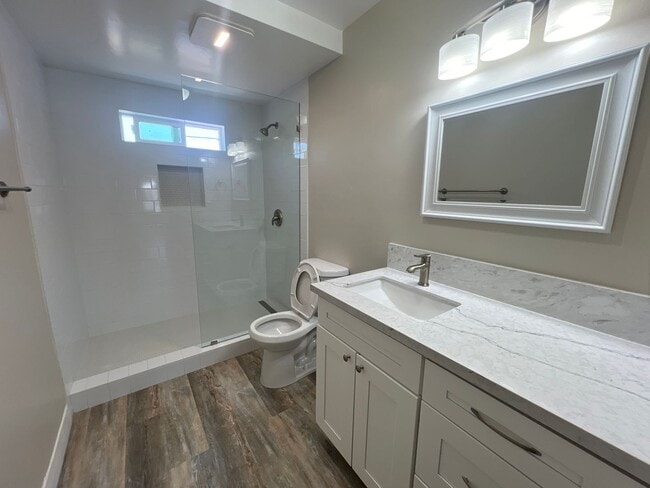 Building Photo - 2 Bedroom, 2 Bathroom Home