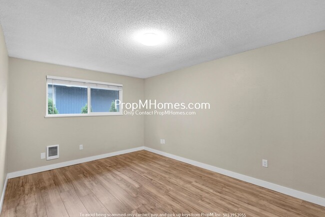 Building Photo - Updated Three Bedroom Duplex in the Heart ...