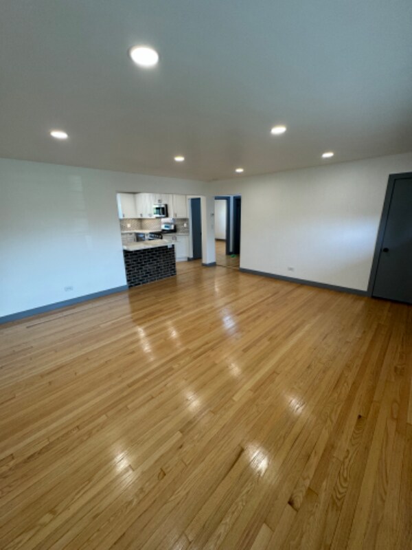Building Photo - 5920 N Odell Ave