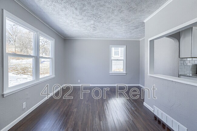 Building Photo - 5345 N 33rd Ave