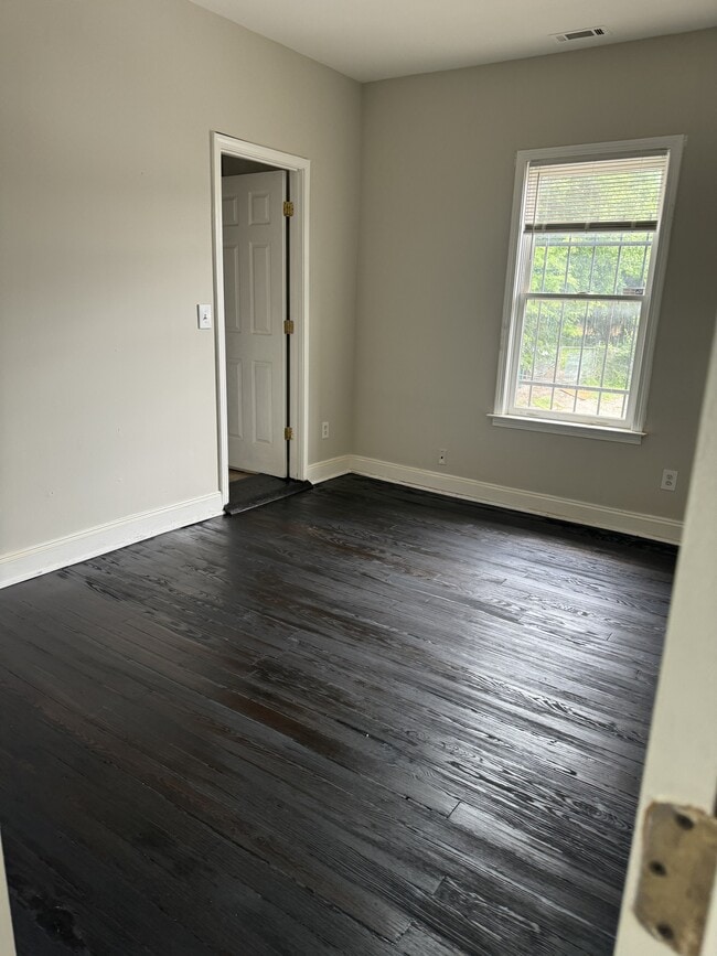 Building Photo - 799 Cascade Ave SW