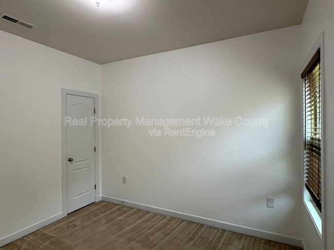 Building Photo - 441 Liberty Hill Pass