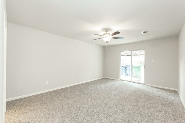 Building Photo - 21402 Park Royale Dr