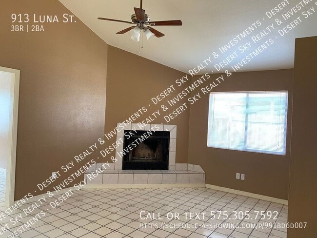 Building Photo - 913 Luna St