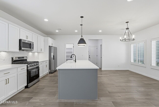 Building Photo - 4512 Mark Avizo