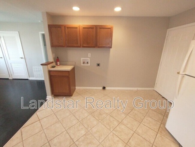 Building Photo - 5406 Catalina Ave