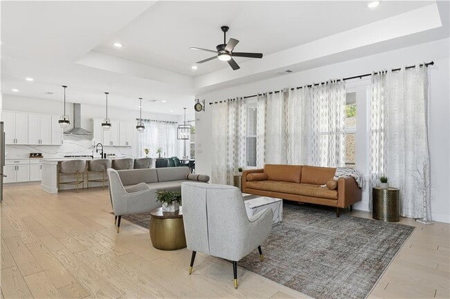 Building Photo - 415 Oakleigh Ave