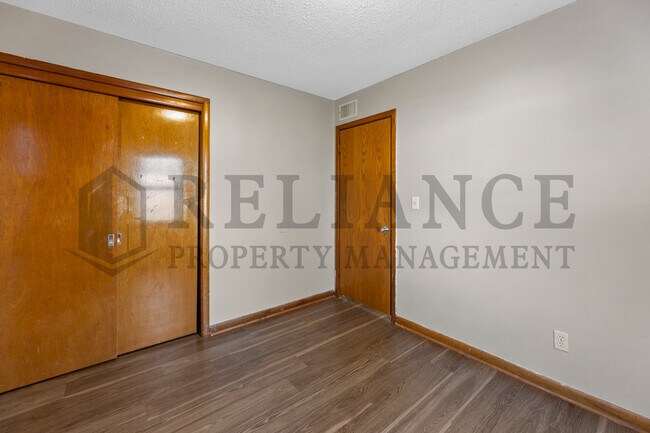 Building Photo - 420 Benway St