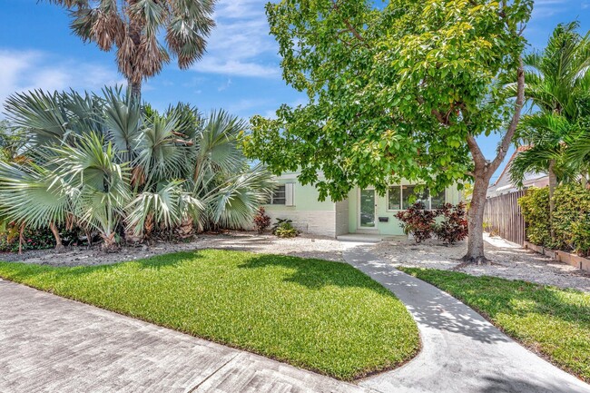 Building Photo - 1246 Johnson St