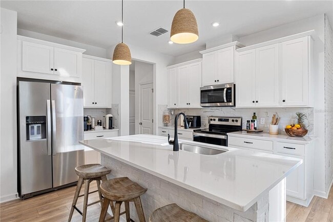 Building Photo - 3279 Canna Lily Pl