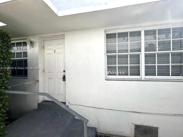 Building Photo - 2101 Bay Dr