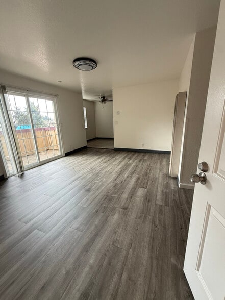 Building Photo - 103 E Lewelling Blvd