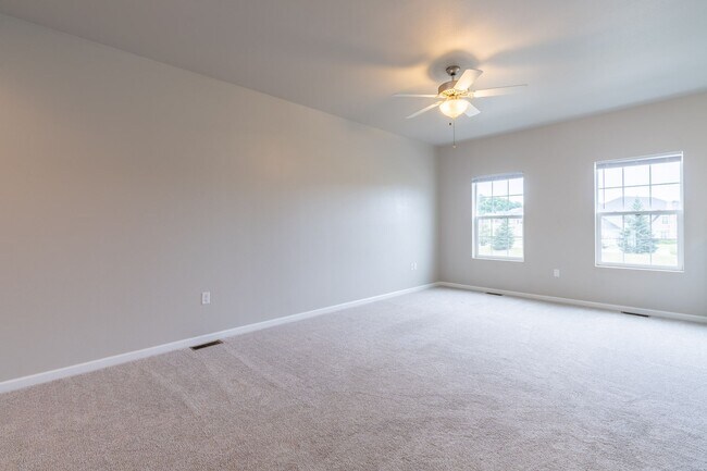 Building Photo - Fantastic Johnston Townhome Rental!