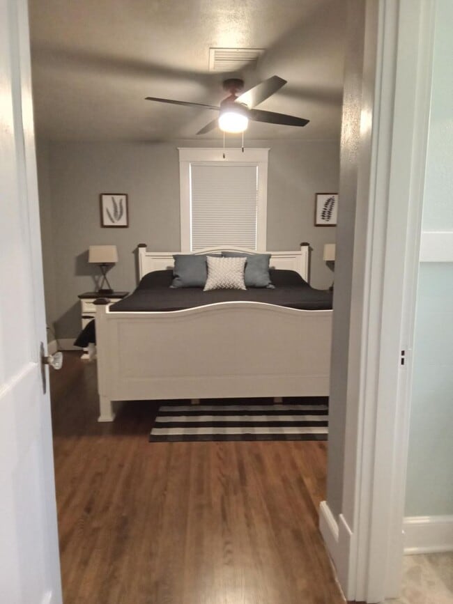 Building Photo - Fully Furnished Home Just Minutes From LU