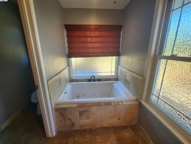 Building Photo - 1127 Mataro Ct