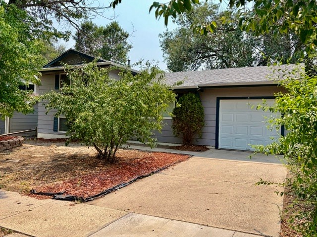Building Photo - 2236 Fernwood Dr