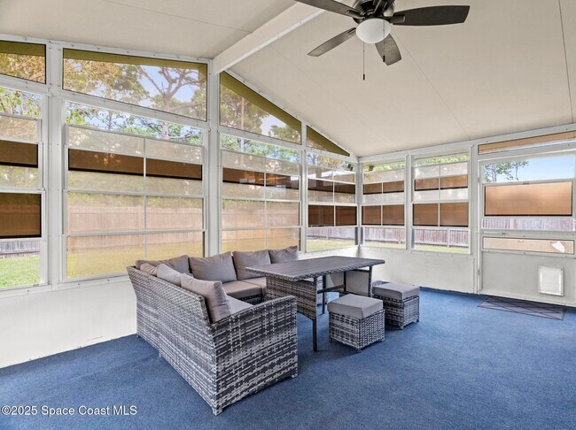 Building Photo - 999 Emerald Rd SE