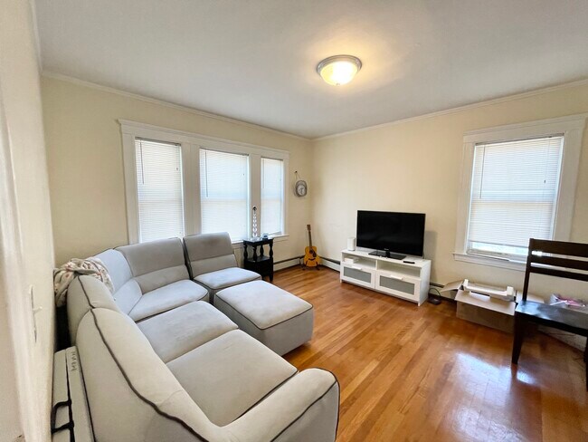 Building Photo - 31 High St