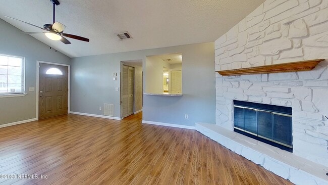 Building Photo - 2530 Whispering Woods Blvd