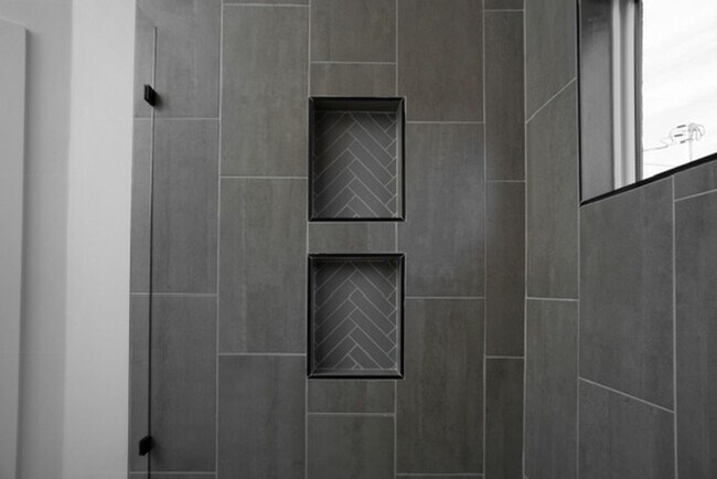 Building Photo - Spacious 4BR House in Mission