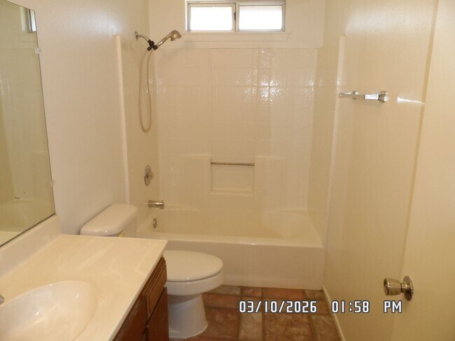 Building Photo - 3 Bedrooms, 1.75 Bathrooms, Approx. 1542 sq. ft., 2 Car Garage, Covered Patio, Large Fenced Corne...