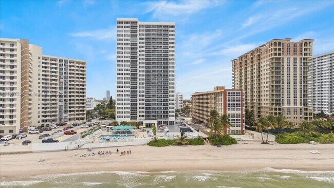 Building Photo - 3140 S Ocean Dr