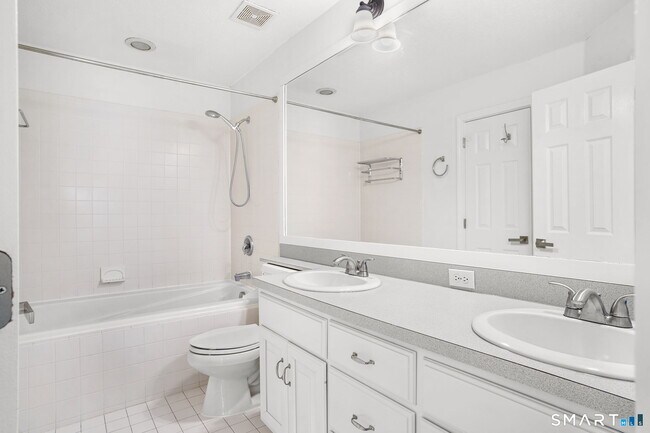 Building Photo - 631 Danbury Rd