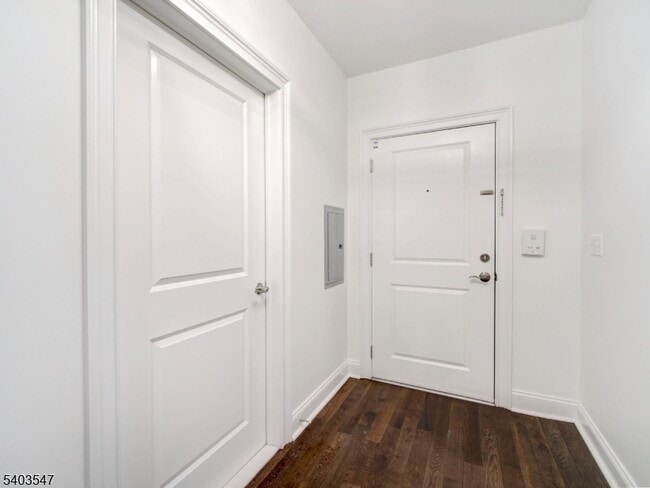 Building Photo - 90 Clinton Ave