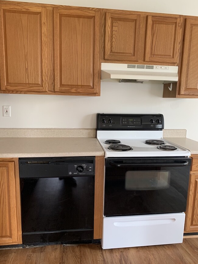 Kitchen - 225 Railroad St