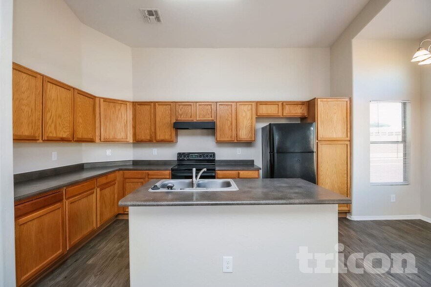 Building Photo - 1602 S 65th Glen