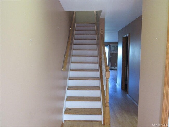 Building Photo - 105 Sarah Ln