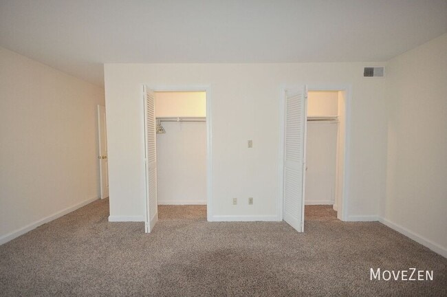 Building Photo - 2841 Tully Square