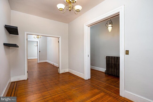 Building Photo - 4018 Roland Ave