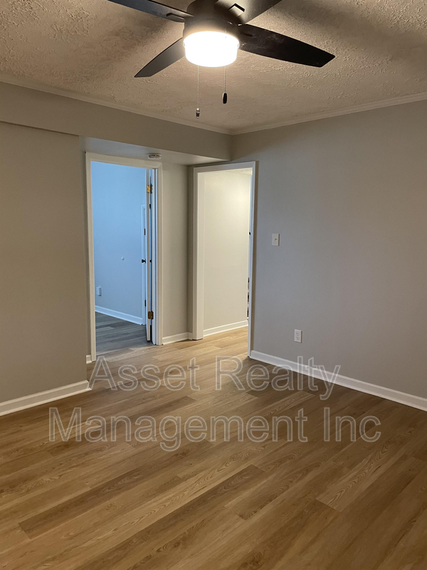 Building Photo - 608 Augustan Ln